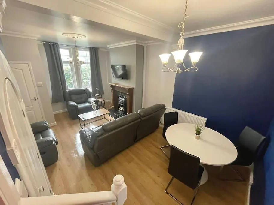 בית נופש קינגסטון אפון הול Beautiful 2 Bed House Near City Centre - 5G Wifi