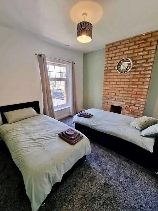 קינגסטון אפון הול Beautiful 2 Bed House Near City Centre - 5G Wifi בריטניה